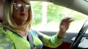 Amateur crossdresser Kellycd2022 sexy milf enjoying an afternoon drive masturbating and cuming over her little white panties