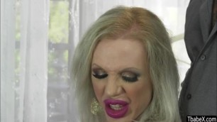 Blonde trans woman Juliette Stray eaerly sucks studs cock